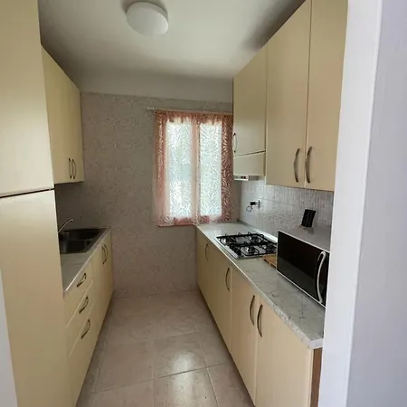 Spacious With Terrace In * 罗索利纳马雷
